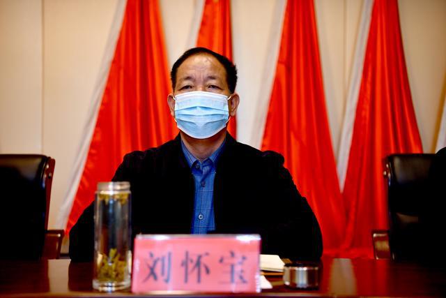 山東平邑縣召開(kāi)石材行業(yè)環(huán)保整治推進(jìn)會(huì),要求雷厲風(fēng)行抓環(huán)保 自我加壓求“新生”