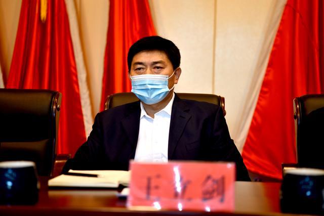 山東平邑縣召開(kāi)石材行業(yè)環(huán)保整治推進(jìn)會(huì),要求雷厲風(fēng)行抓環(huán)保 自我加壓求“新生”