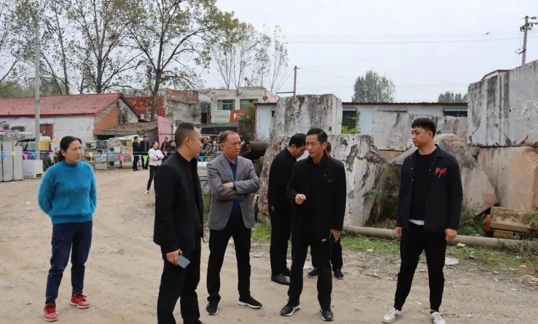 河南南陽淅川縣上集鎮集中開展石材企業專項整治行動