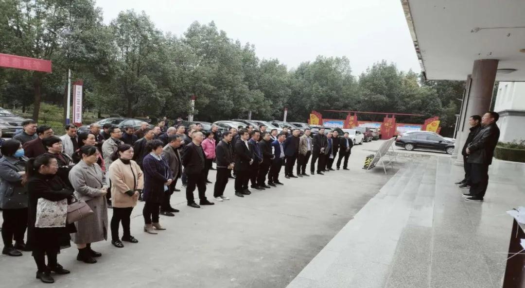 河南南陽淅川縣上集鎮集中開展石材企業專項整治行動