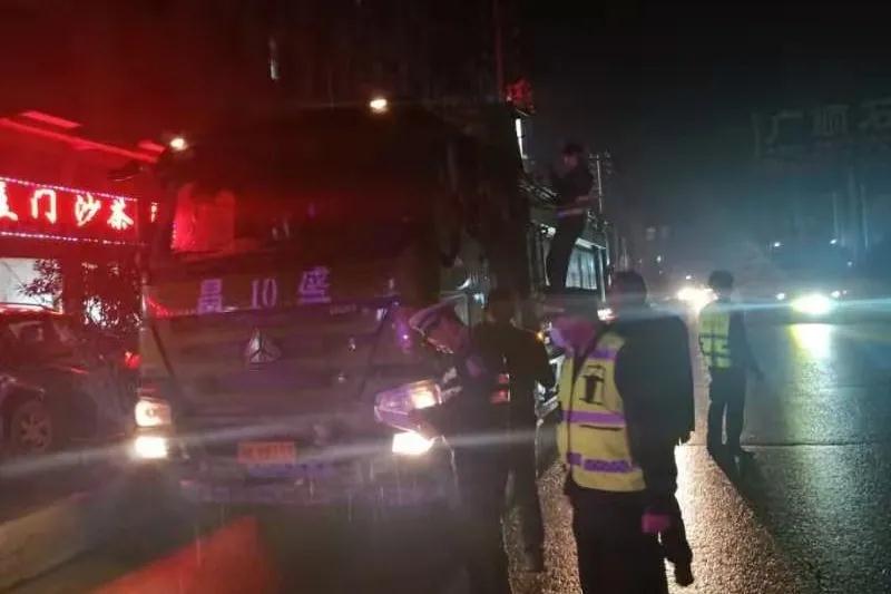 湖北麻城成立專班整治石材產(chǎn)業(yè)貨運車輛，6家企業(yè)被下達責令整改通知書