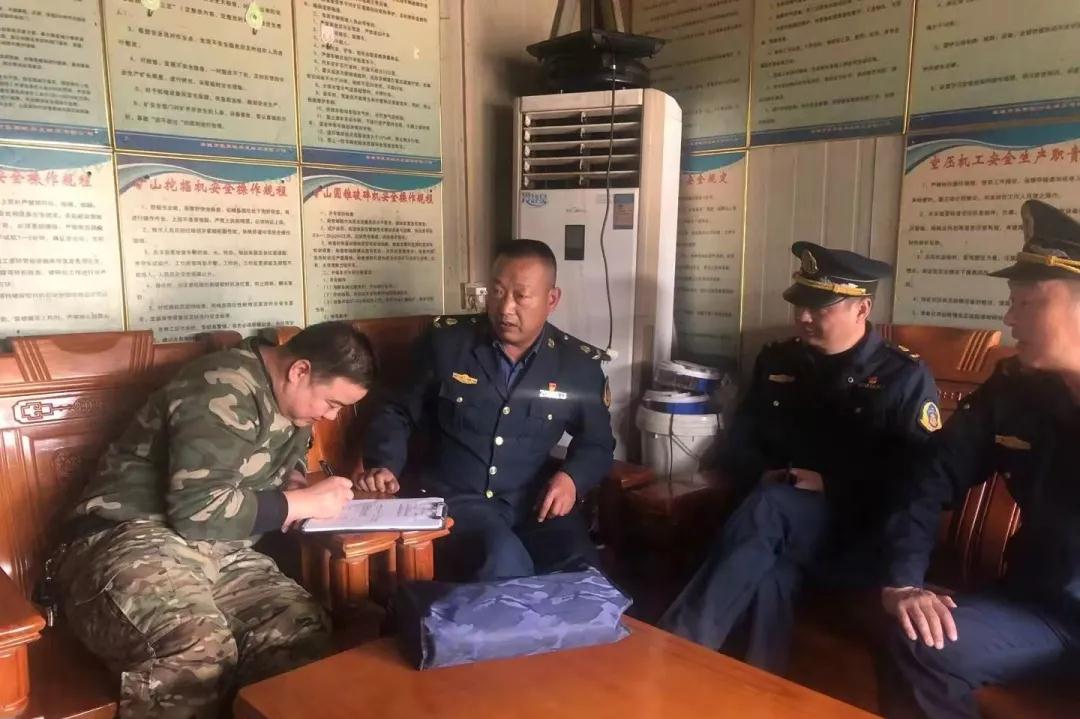 湖北麻城成立專班整治石材產(chǎn)業(yè)貨運車輛，6家企業(yè)被下達責令整改通知書