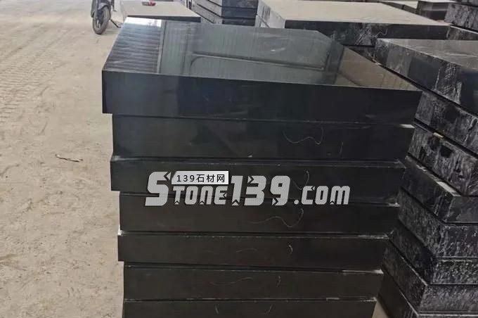 純黑色墓碑石好料還是中國(guó)的山西黑