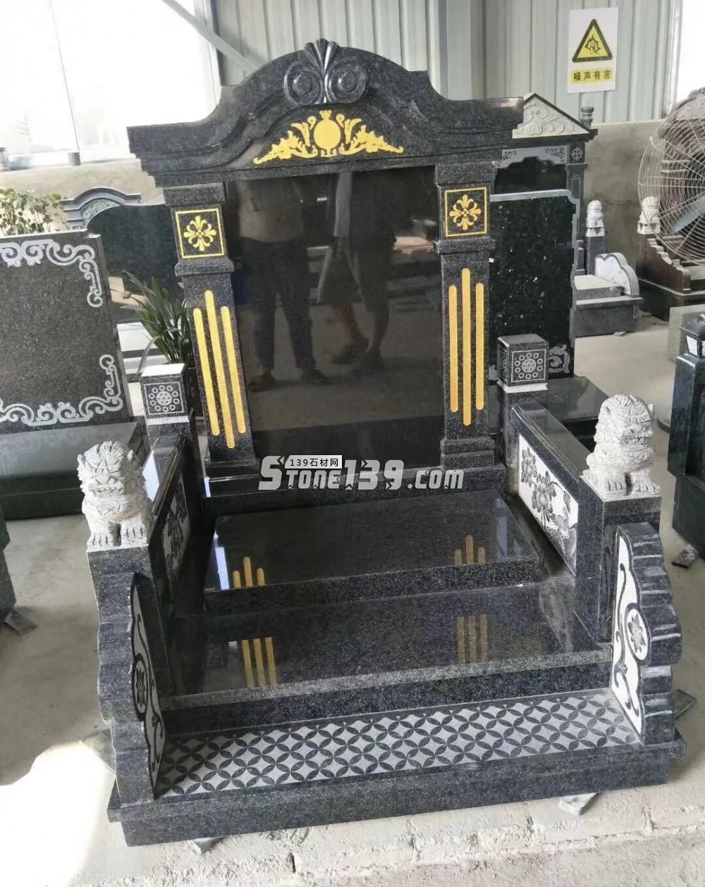 純黑色墓碑石好料還是中國(guó)的山西黑