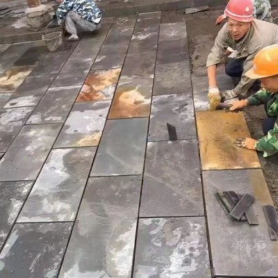 銅板石鋪地施工現場