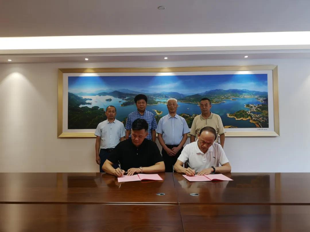 【石界大愛】近期,眾多石企認捐數千萬,用于開展扶貧濟困、文化教育等慈善公益活動