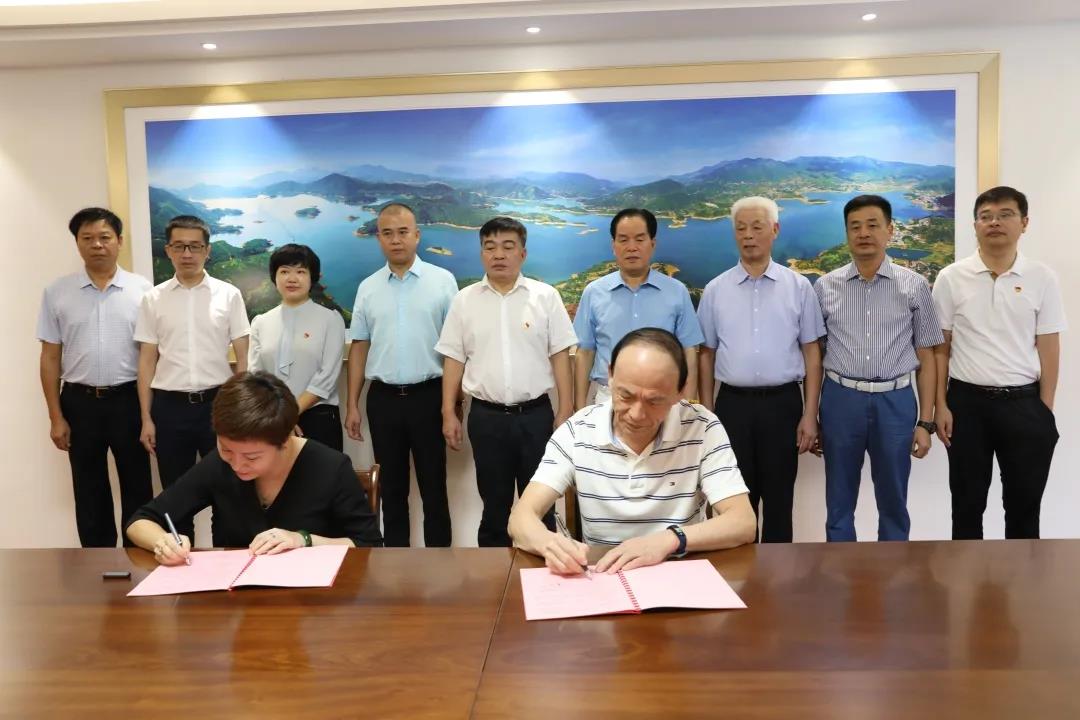 【石界大愛】近期,眾多石企認捐數千萬,用于開展扶貧濟困、文化教育等慈善公益活動