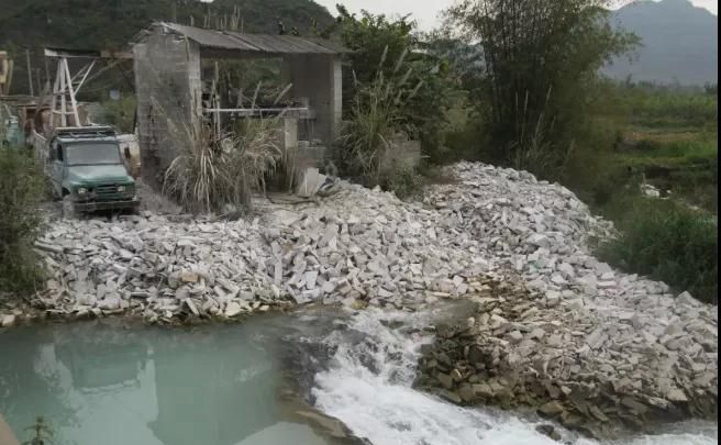 國產(chǎn)灰姑娘大理石產(chǎn)地廣西來賓市興賓區(qū)鐵腕治“非法采石” --專項(xiàng)打擊七洞鄉(xiāng)非法采礦工作綜述