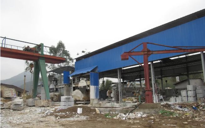 國產(chǎn)灰姑娘大理石產(chǎn)地廣西來賓市興賓區(qū)鐵腕治“非法采石” --專項(xiàng)打擊七洞鄉(xiāng)非法采礦工作綜述