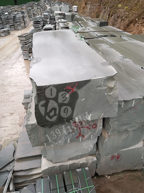 萬國石材帶您了解沒哭了的萬源青石雕刻產(chǎn)品