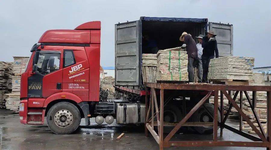 石材人的朋友圈是這樣發的，每一條都值10000個贊！