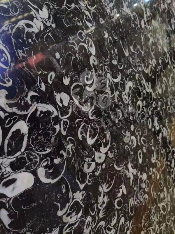 貴陽機場廁所洗手臺化石是哪個石材（海貝花大理石）