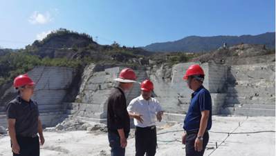 云南文山州麻栗坡縣縣長王樹忠深入麻栗坡猛硐瑤族鄉花崗巖開采礦區督查安全生產工作