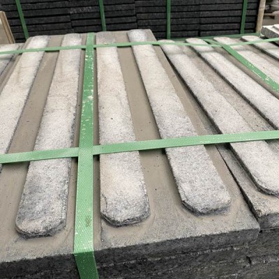 廣西芝麻黑盲道地鋪板成品打包待發貨