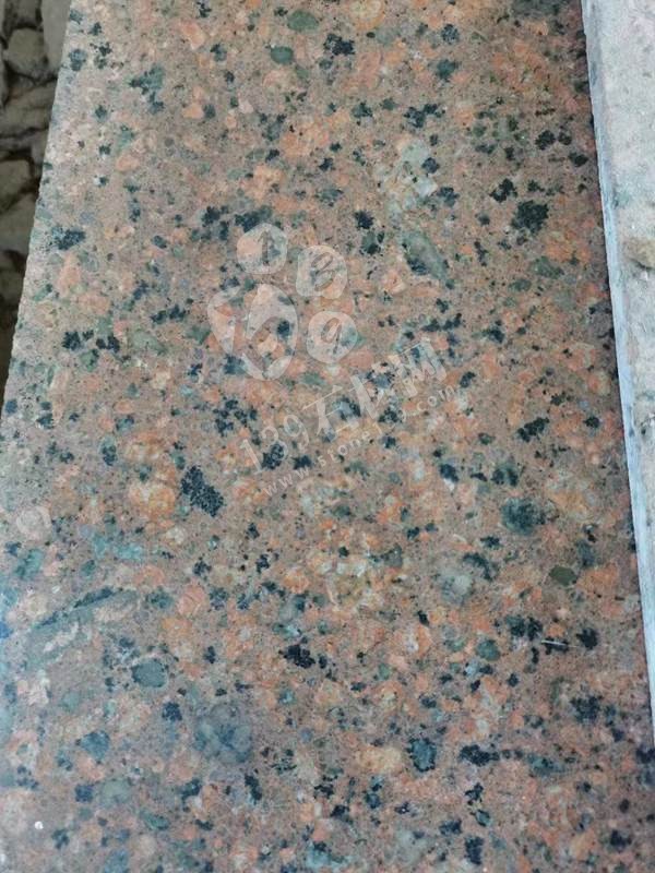 【恒泰吉石材】經(jīng)營泰寧珍珠蘭（福建藍(lán)寶石）、五彩紅、自有大型礦山