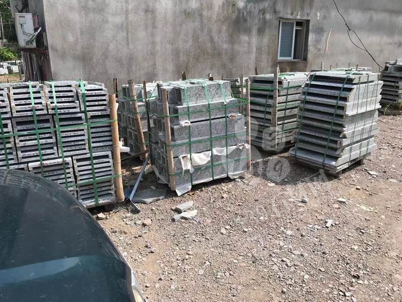 【恒泰吉石材】經(jīng)營泰寧珍珠蘭（福建藍(lán)寶石）、五彩紅、自有大型礦山