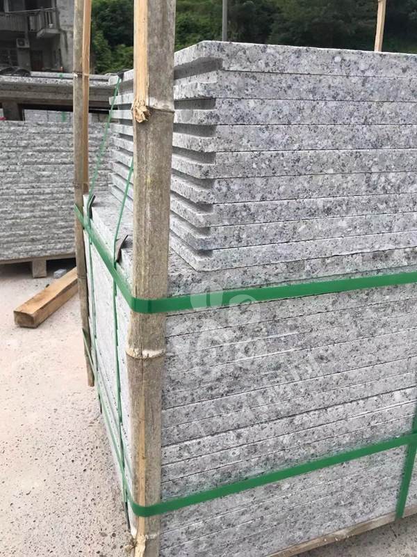 【恒泰吉石材】經(jīng)營泰寧珍珠蘭（福建藍(lán)寶石）、五彩紅、自有大型礦山