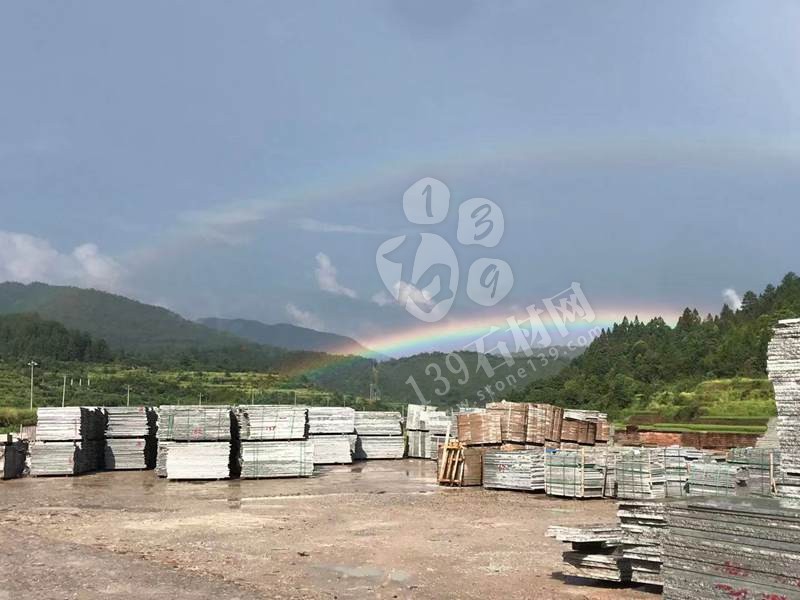 【恒泰吉石材】經(jīng)營泰寧珍珠蘭（福建藍(lán)寶石）、五彩紅、自有大型礦山