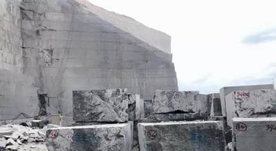 廣西賀州市鐘山工業園區，芝麻黑石材產區（鐘山青）花崗巖資源豐富！