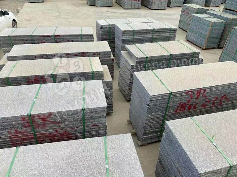 【鐘山大枋石業(yè)】經(jīng)營廣西芝麻黑654毛光板、樹池石、水溝蓋板、馬蹄石、園林環(huán)境等異形石材