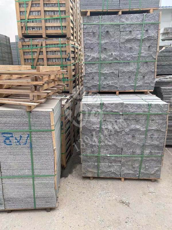 【鐘山大枋石業(yè)】經(jīng)營廣西芝麻黑654毛光板、樹池石、水溝蓋板、馬蹄石、園林環(huán)境等異形石材