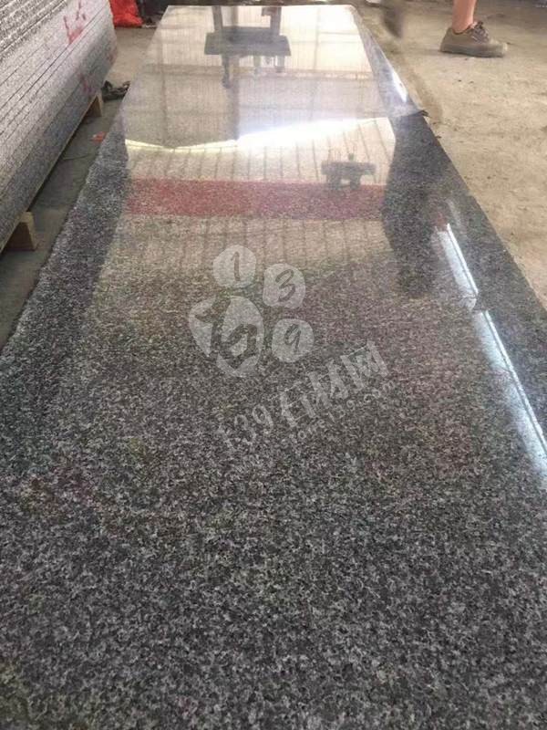 【鐘山大枋石業(yè)】經(jīng)營廣西芝麻黑654毛光板、樹池石、水溝蓋板、馬蹄石、園林環(huán)境等異形石材