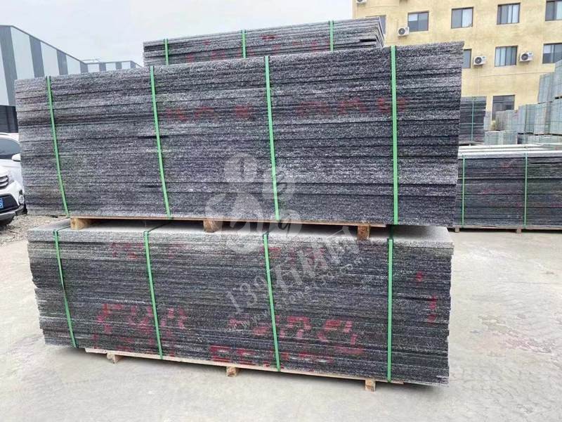 【鐘山大枋石業(yè)】經(jīng)營廣西芝麻黑654毛光板、樹池石、水溝蓋板、馬蹄石、園林環(huán)境等異形石材