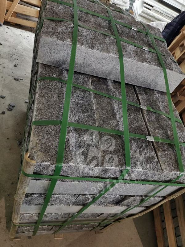 鐘山瑞全石材工藝廠主營鐘山青、路沿石、馬蹄石、欄桿欄板、石球異形、以及石桌等石材家具