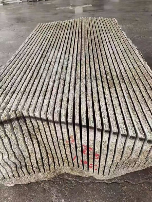 鐘山瑞全石材工藝廠主營鐘山青、路沿石、馬蹄石、欄桿欄板、石球異形、以及石桌等石材家具