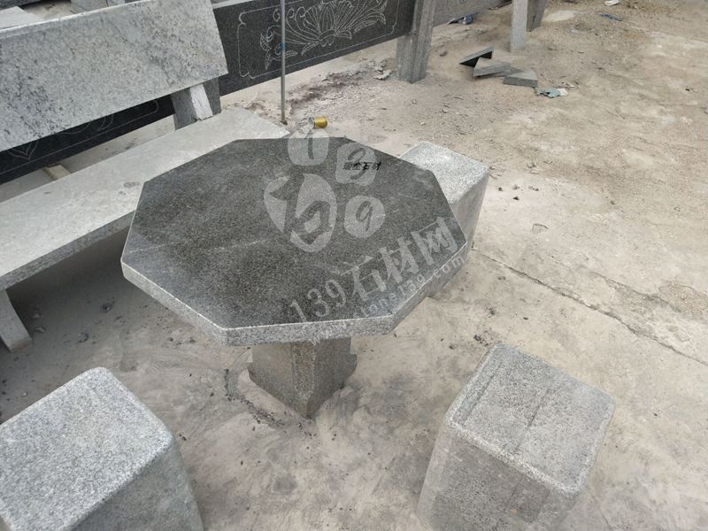 鐘山瑞全石材工藝廠主營鐘山青、路沿石、馬蹄石、欄桿欄板、石球異形、以及石桌等石材家具