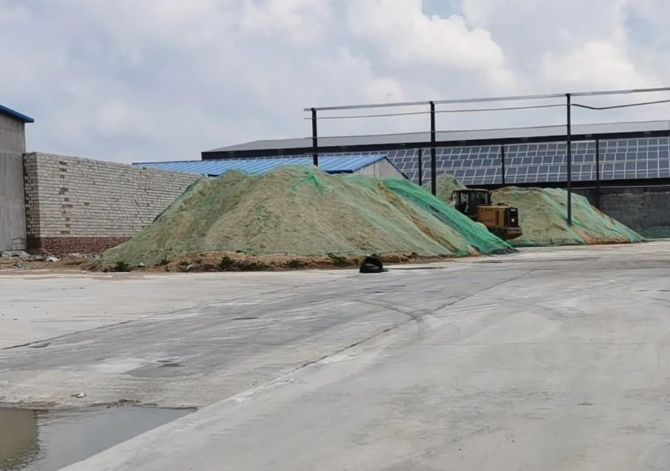 山東莒縣龍山鎮三家石材廠存在揚塵污染問題,被立案處罰!