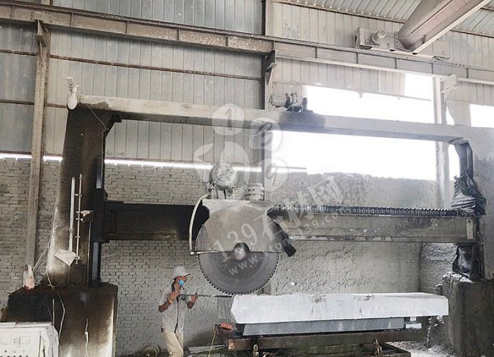 【南陽金泰石業】主營河南黃金麻、河南黃銹石方城芝麻白花崗巖園林工程配套用石