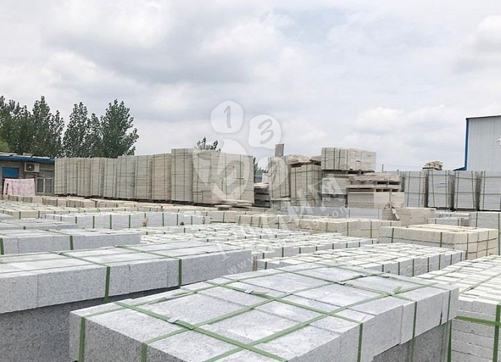 【南陽金泰石業】主營河南黃金麻、河南黃銹石方城芝麻白花崗巖園林工程配套用石