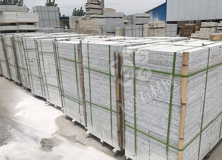 【南陽金泰石業】主營河南黃金麻、河南黃銹石方城芝麻白花崗巖園林工程配套用石