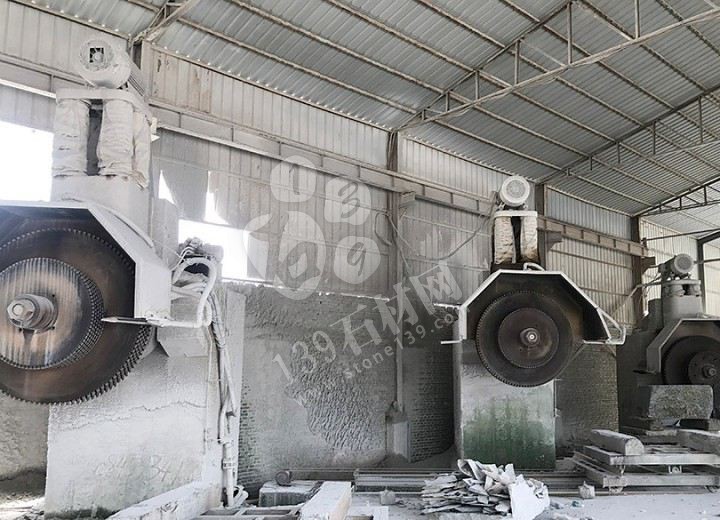 【南陽金泰石業】主營河南黃金麻、河南黃銹石方城芝麻白花崗巖園林工程配套用石