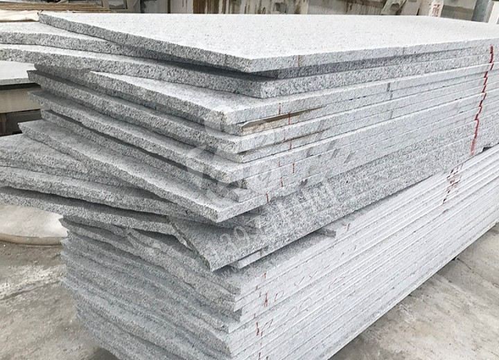 【南陽金泰石業】主營河南黃金麻、河南黃銹石方城芝麻白花崗巖園林工程配套用石