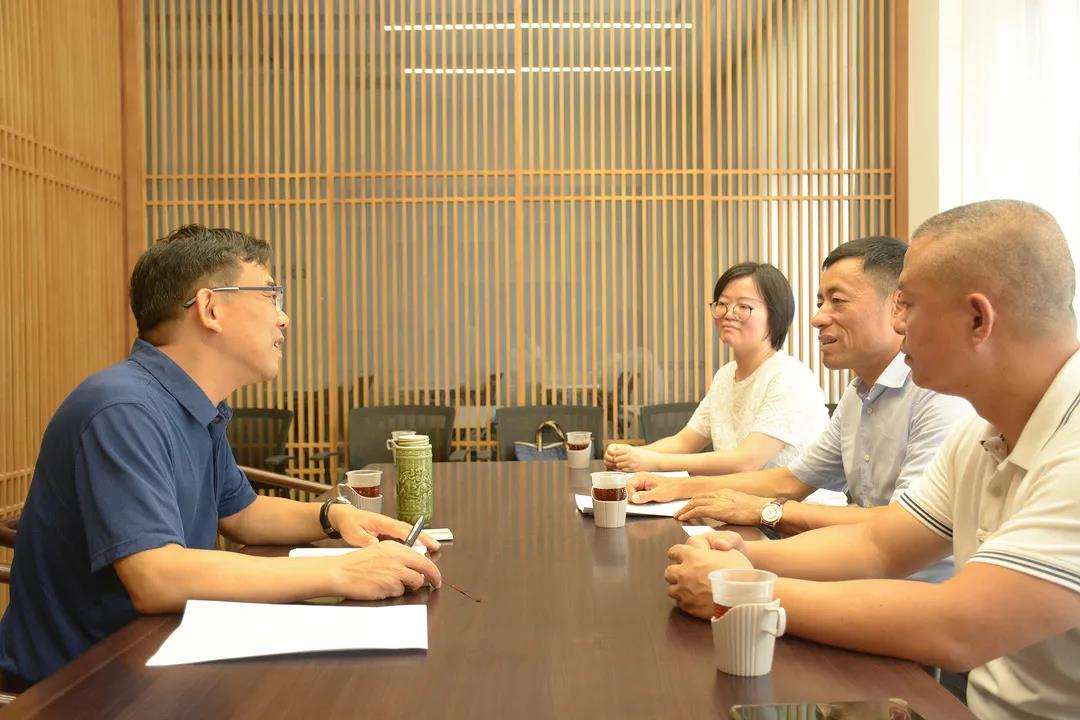 南安市石材協會會長王清安帶隊到華僑大學石材產業中心對接工作