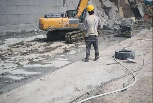 山西呂梁市興縣石材產區產品興縣紅石材（礦山、荒料、產品、應用案例）介紹