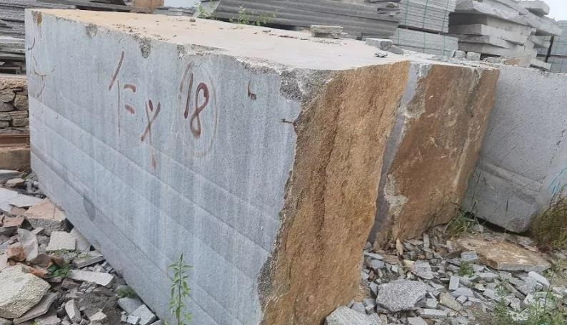 山東濟寧鄒城市石材產業(yè)園依托“谷山灰”、“槐花綠”石材品種開工