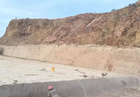 江西省撫州市黎川縣洵口鎮花崗巖新石島紅石材