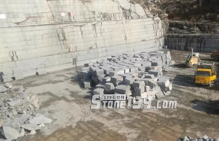 安徽金寨黑花崗巖礦山和產品六安金寨縣芝麻黑欣賞