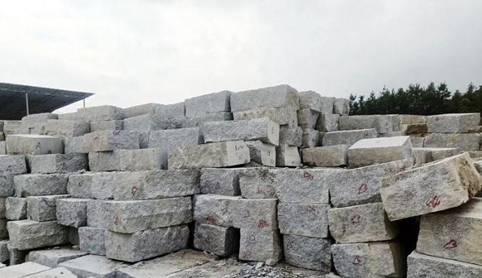 湖南長沙寧鄉(xiāng)市流沙河鎮(zhèn)花崗巖產(chǎn)區(qū)及芝麻灰石材