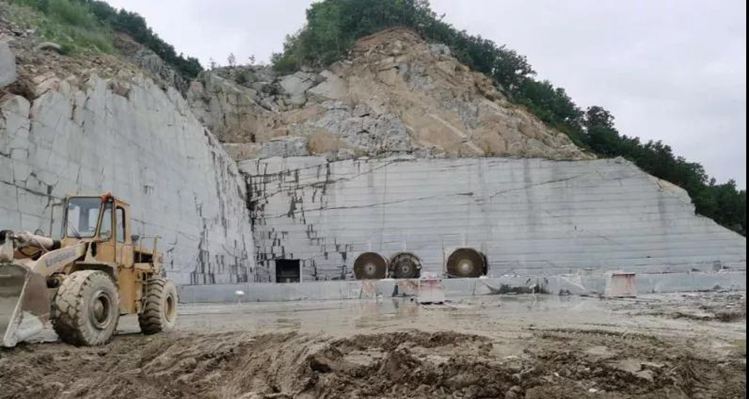 黑龍江省林口縣石材產(chǎn)區(qū)龍爪鎮(zhèn)芝麻灰花崗巖及礦山欣賞！