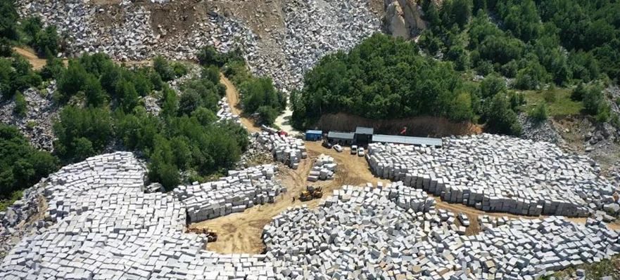 黑龍江省林口縣石材產(chǎn)區(qū)龍爪鎮(zhèn)芝麻灰花崗巖及礦山欣賞！