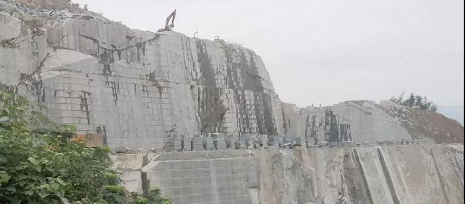 江西芝麻黑石材產區宜春市奉新縣清潭黑花崗巖654礦山石材欣賞！