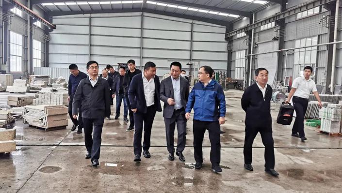 考察幾大知名花崗巖產區，把中部（麻城）石材產業園建成中國臨礦產業集群標桿園區達成共識