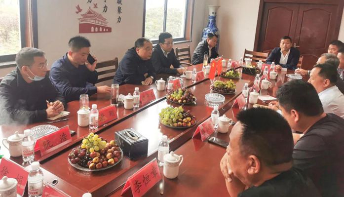 考察幾大知名花崗巖產區，把中部（麻城）石材產業園建成中國臨礦產業集群標桿園區達成共識