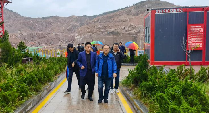 考察幾大知名花崗巖產區，把中部（麻城）石材產業園建成中國臨礦產業集群標桿園區達成共識