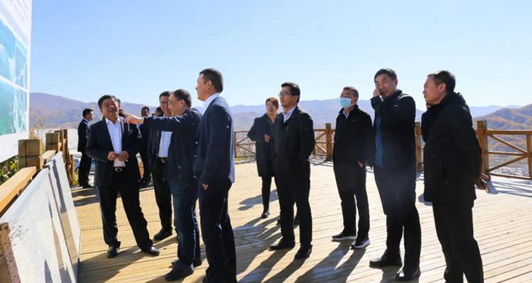 考察幾大知名花崗巖產區，把中部（麻城）石材產業園建成中國臨礦產業集群標桿園區達成共識