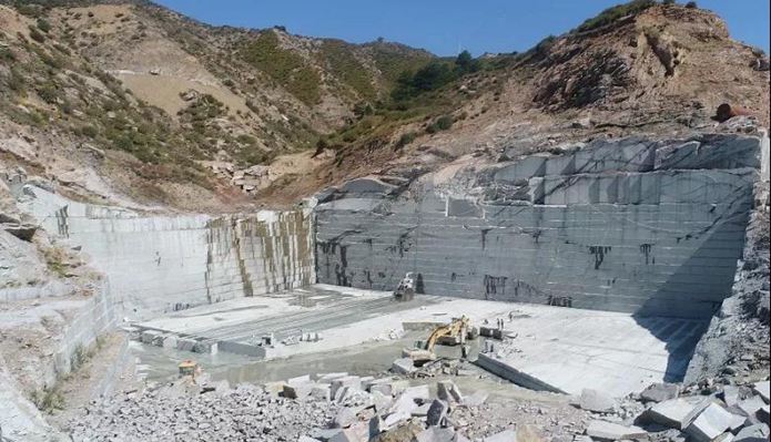 國(guó)產(chǎn)進(jìn)口石材之幻彩紅（加州紅龍）石材欣賞！